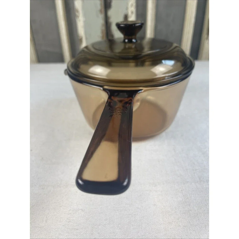Pyrex Vision Corning Amber 1 Liter Sauce Pot with Spout and Lid V-1-C